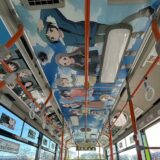 国際興業バス、飯能市舞台『ヤマノススメ』コラボ11年目に新ラッピングバスを運行開始