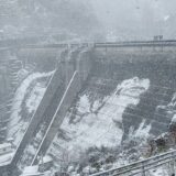 佐賀県×ゴジラ、県内各地で計4.5万人動員　バズった“ダムアート”は雪化粧でホワイトゴジラに