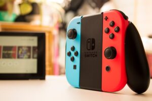 任天堂、今期2度目の下方修正も市場は楽観的　足元の“Switch 2”見据え株価続伸、一時高値更新