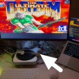 Appleの“変換アダプター”でFPSゲーム「DOOM」を動かした猛者現る　端末の特性を駆使して動作