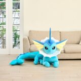 「ポケモン」イーブイの進化形たちが等身大でぬいぐるみに！100cm級のデカさで可愛さ満点