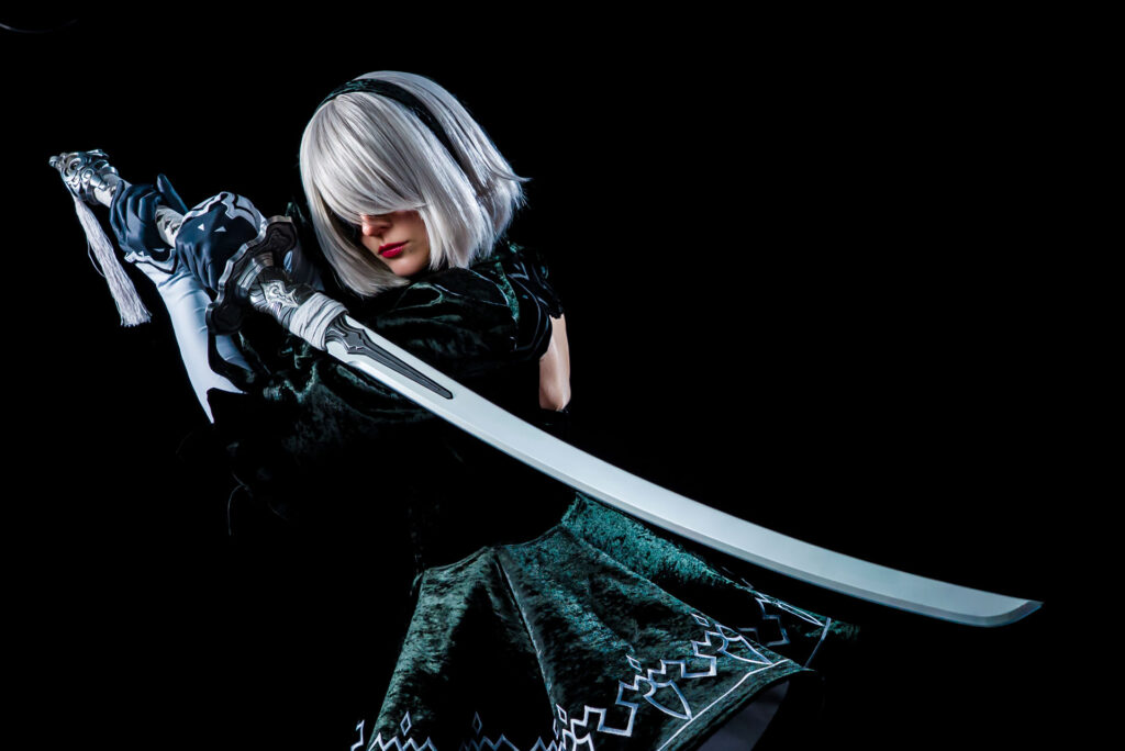 「NieR:Automata」2Bが使う剣“白の契約”が実物大でトイ化!日本刀と同様のこだわり&ゲーム演出を追求