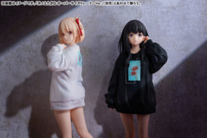 『リコリコ』千束＆たきながアニメの素足姿でWフィギュア化！銃バーツ付きでカッコよさ抜群