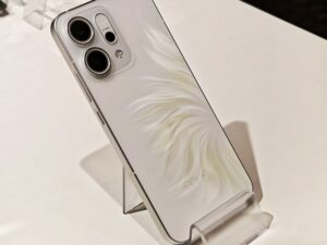ミッドハイ新型スマホ「Reno 14」発表…斬新で美しい見た目も要注意ポイントあり　価格は約8万円
