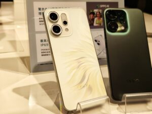 ここ1週間で3社が“8万円前後”のスマホを相次ぎ発表…価格、処理性能ほぼ同列　仕様をおさらい
