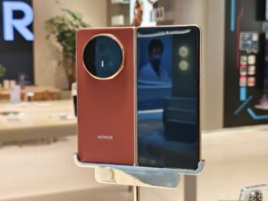 現状”世界最薄”の折りたたみスマホはサムスンではなく中華メーカー…Honor Magic V5は8.8mmを実現