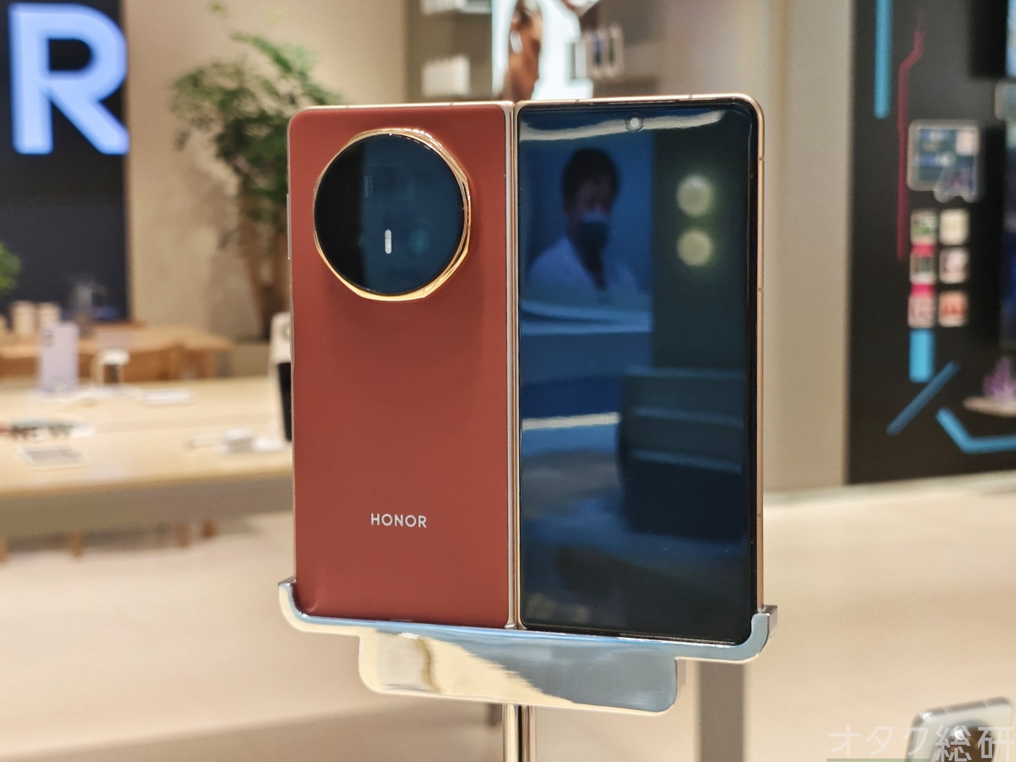 現状”世界最薄”の折りたたみスマホはサムスンではなく中華メーカー…Honor Magic V5は8.8mmを実現