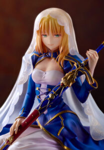「Fate/stay night」セイバーが豪華フィギュアに　聖剣「カリバーン」を抱いた幻想的な姿で登場