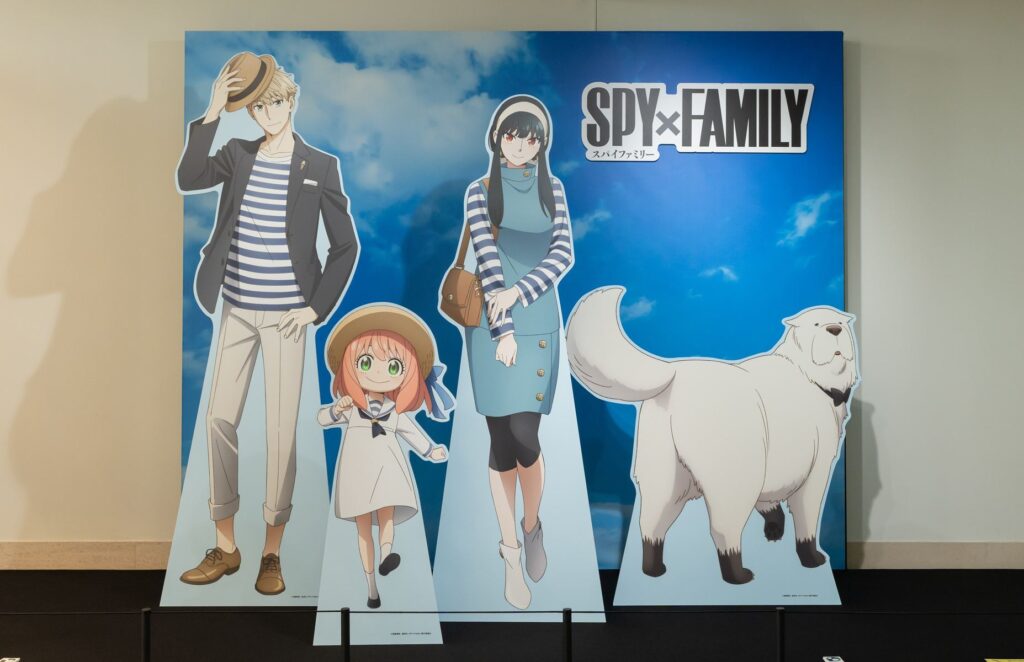 【入場無料】池袋のアニメ展示施設で『SPY×FAMILY』特別企画展が開催！名シーン振り返り