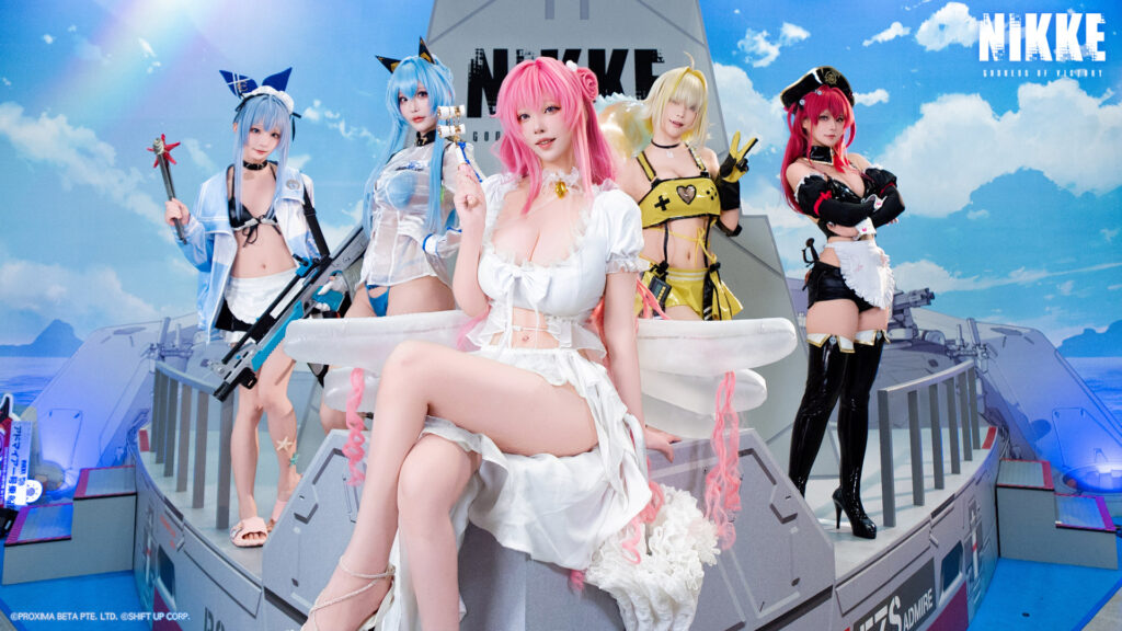 【コスプレ】夏感満載ドレス姿の『NIKKE』公式コスが大集合！コミケのコスプレステージを紹介