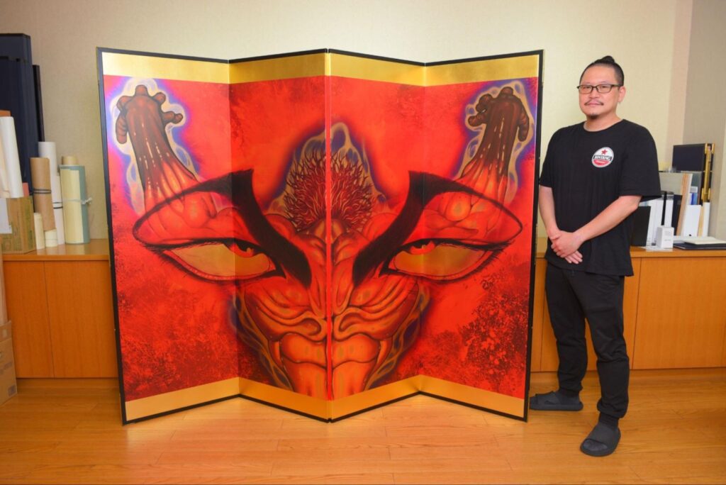 『刃牙』範馬勇次郎の「鬼の背中」が100万円の大金屏風で商品化 東京唯一の屏風専門店とコラボ