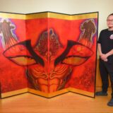 『刃牙』範馬勇次郎の「鬼の背中」が100万円の大金屏風で商品化　東京唯一の屏風専門店とコラボ