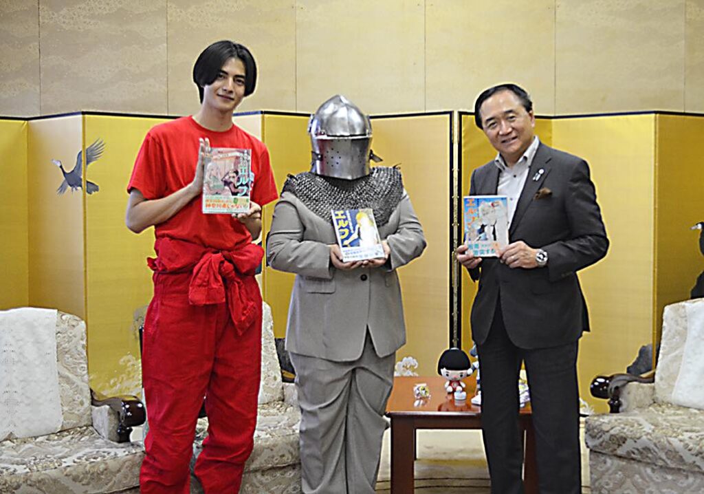 神奈川県知事、地元ネタ満載のご当地漫画作者と面会「#神奈川に住んでるエルフ」Wメディア化報告で激励