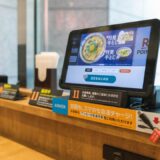 「牛丼食べながら無料充電」Anker、吉野家関東220店舗にスマホ充電スポットを用意