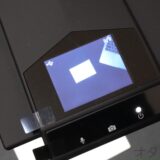 スキャナ上部にはディスプレイも用意されているので都度確認しながら利用可能