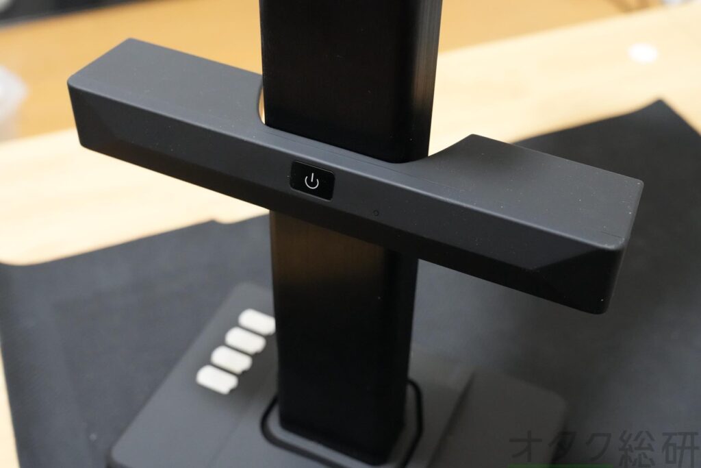 平面が暗くて光量が不足している場合、外付けライトでより明るくできる