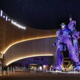 福岡の実物大νガンダム立像、冬季限定ライトアップ開催！今年は3月まで延長が決定