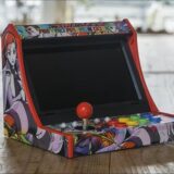 Switchが“ゲーセン風”になるゲームパッド　アーケード筐体再現した製品がクラファン登場