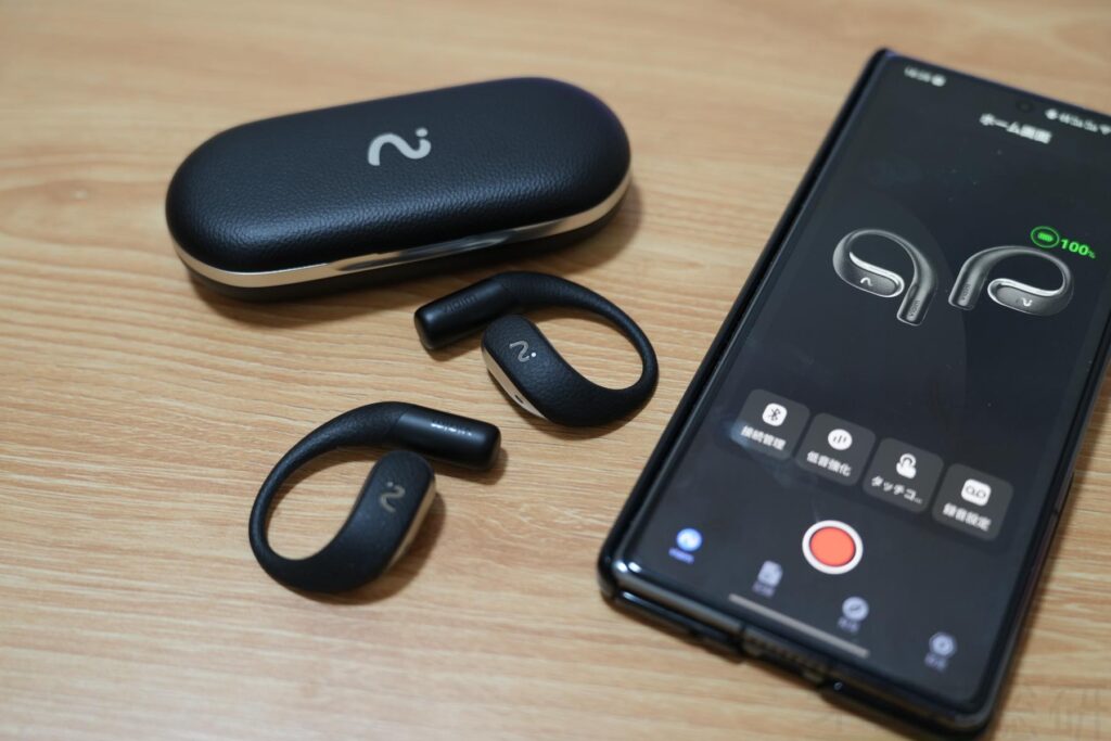 変わり種“AI録音イヤホン”に新作　オープンイヤー型で進化した実力を試す【viaim OpenNote】