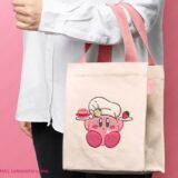 カービィ、人気スイーツバーガー店と可愛いコラボ！刺繡バッグ＋いちごバーガーセットが新登場